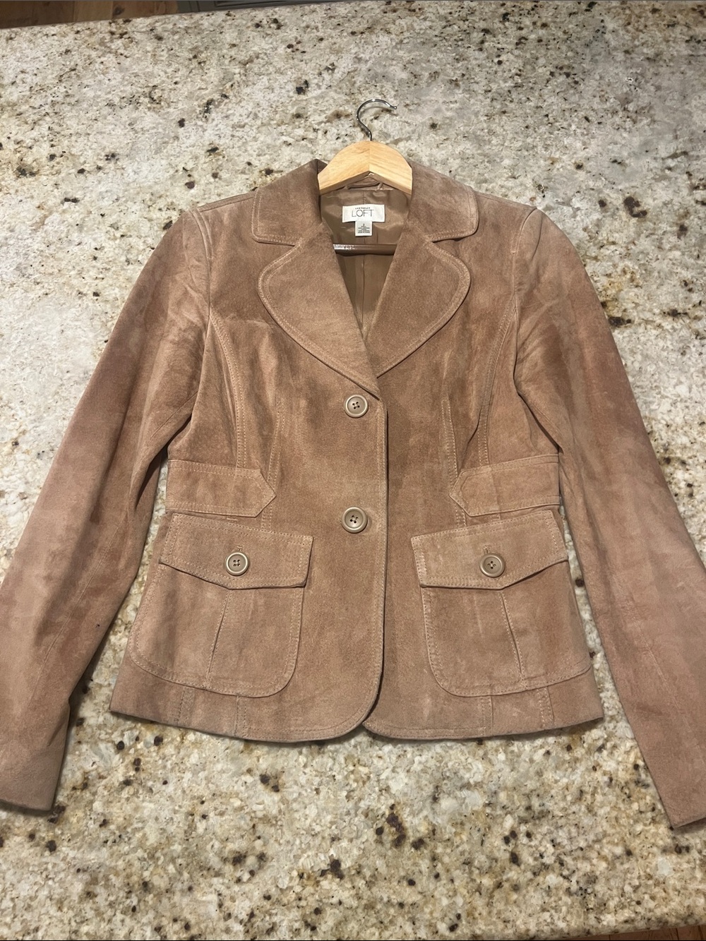 BEAUTIFUL ANN TAYLOR LOFT TAN SUEDE JACKET BLAZERS LEATHER LAPEL BUTTON FRONT